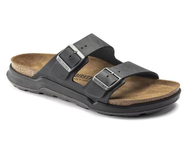 birkenstock arizona men’s sandals in rugged brown oiled leather with regular fit and durable outsole
