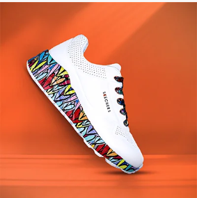Girls’ shoes with playful designs and all-day comfort – shop Fitnshoes kids’ collection.
