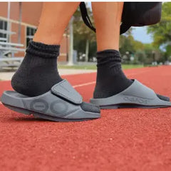OOFOS recovery shoes and sandals with impact-absorbing OOfoam – only at Fitnshoes.