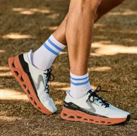 Walking shoes with cushioned support for daily wear and long distances – Fitnshoes.