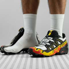 Salomon trail running shoes and hiking footwear for performance and grip – shop Fitnshoes.