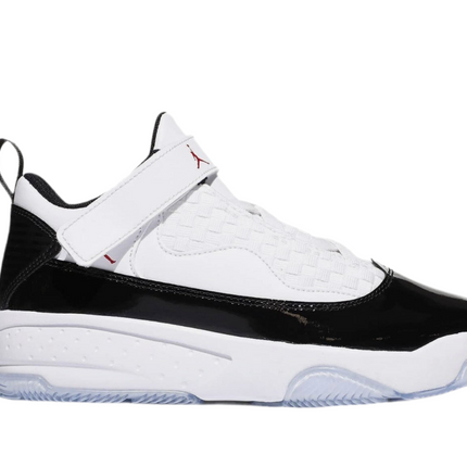 Jordan Max Aura 2 PS sneakers in black with signature Jordan logo

