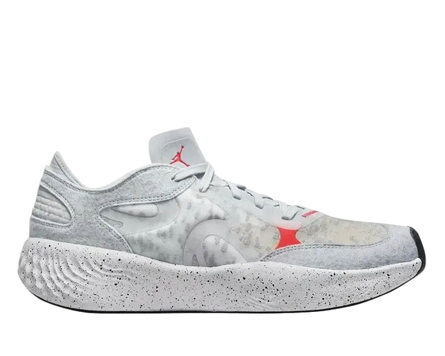 DN2647 002-MEN : 8.5 NIKE 