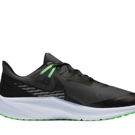 NIKE QUEST 3 SHIELD