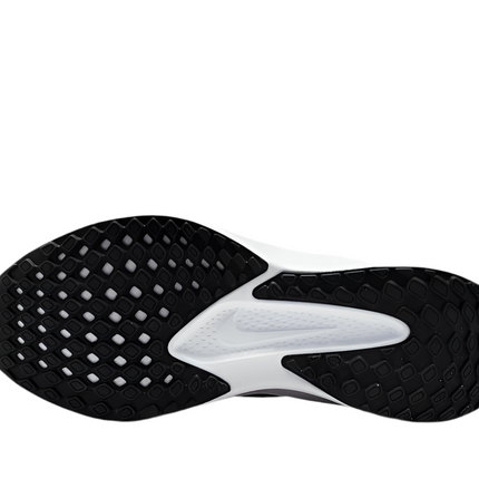 Full view of Nike Quest 6 with mesh upper and breathable design

