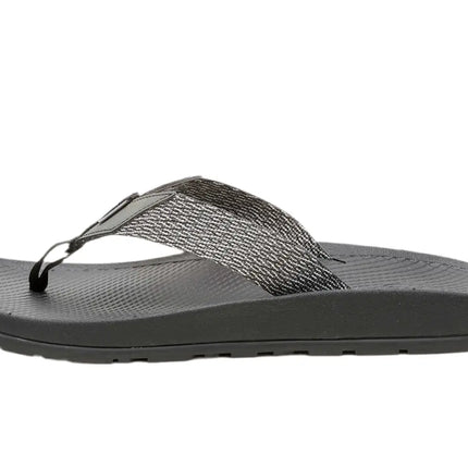top-down view of chaco men's lowdown flip highlighting contoured LUVSEAT footbed

