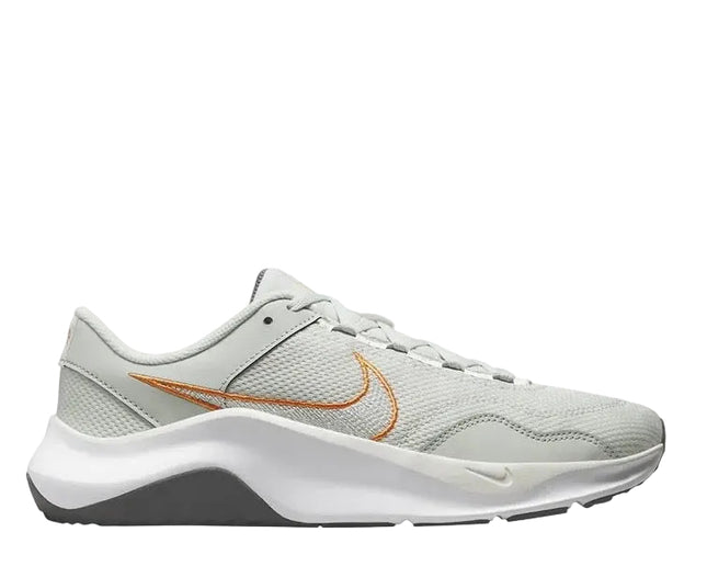 DM1120 008-MEN : 8.5 NIKE 