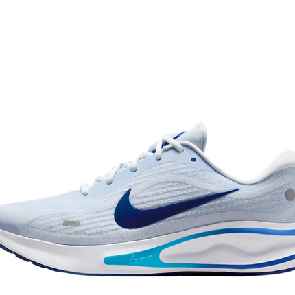 Nike Journey Run worn casually in Kissimmee

