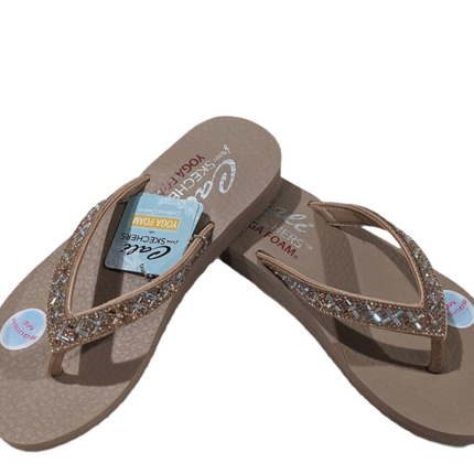 Skechers Meditation-Lotus Bae worn on a beach day in Sanford