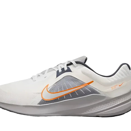 Close-up of Nike Quest 5 breathable mesh upper