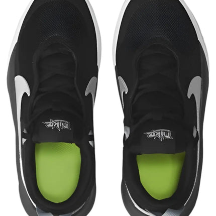 Side view of Nike kids basketball shoes Team Hustle D10 from Fitnshoes

