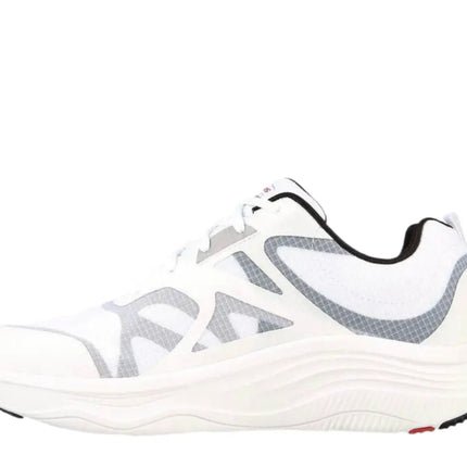 Skechers D’Lux Fitness-Box Jump worn during training session

